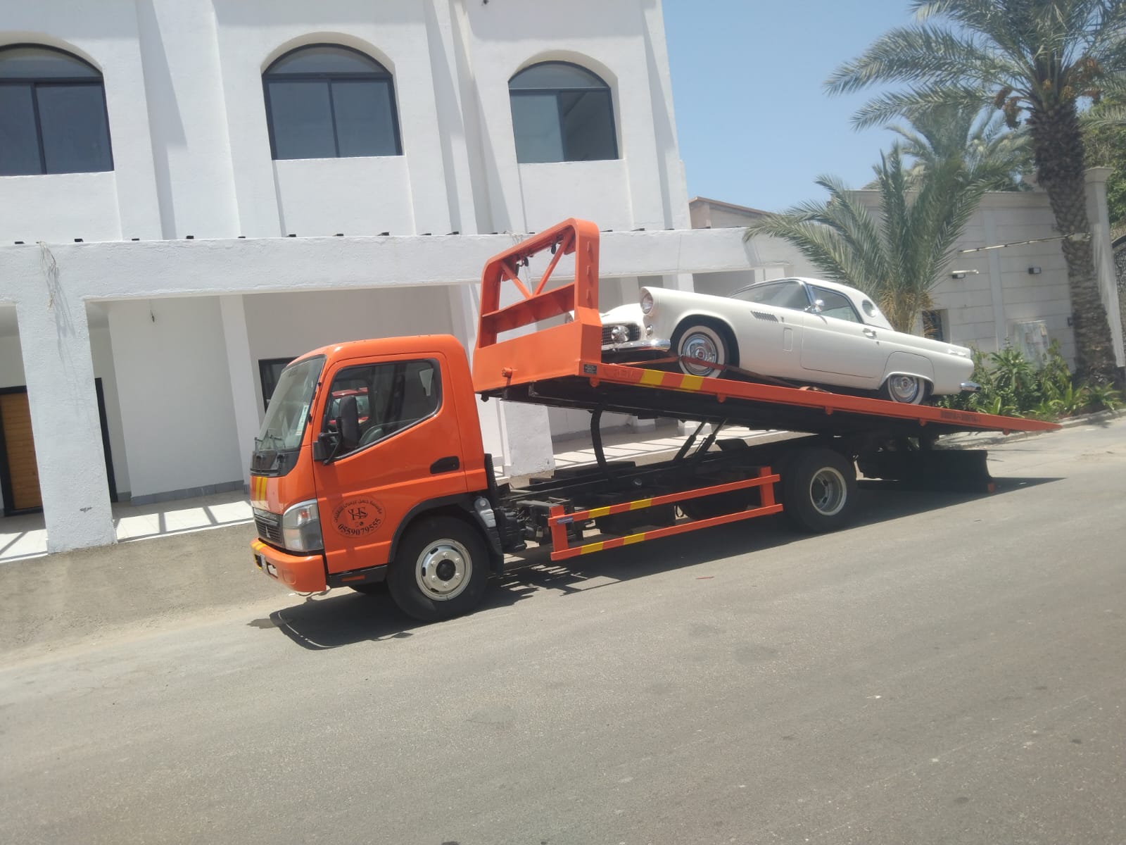 سطحة سطحة جدة هيدروليك وعادي في جدة - خدمة نقل سيارات موثوقة