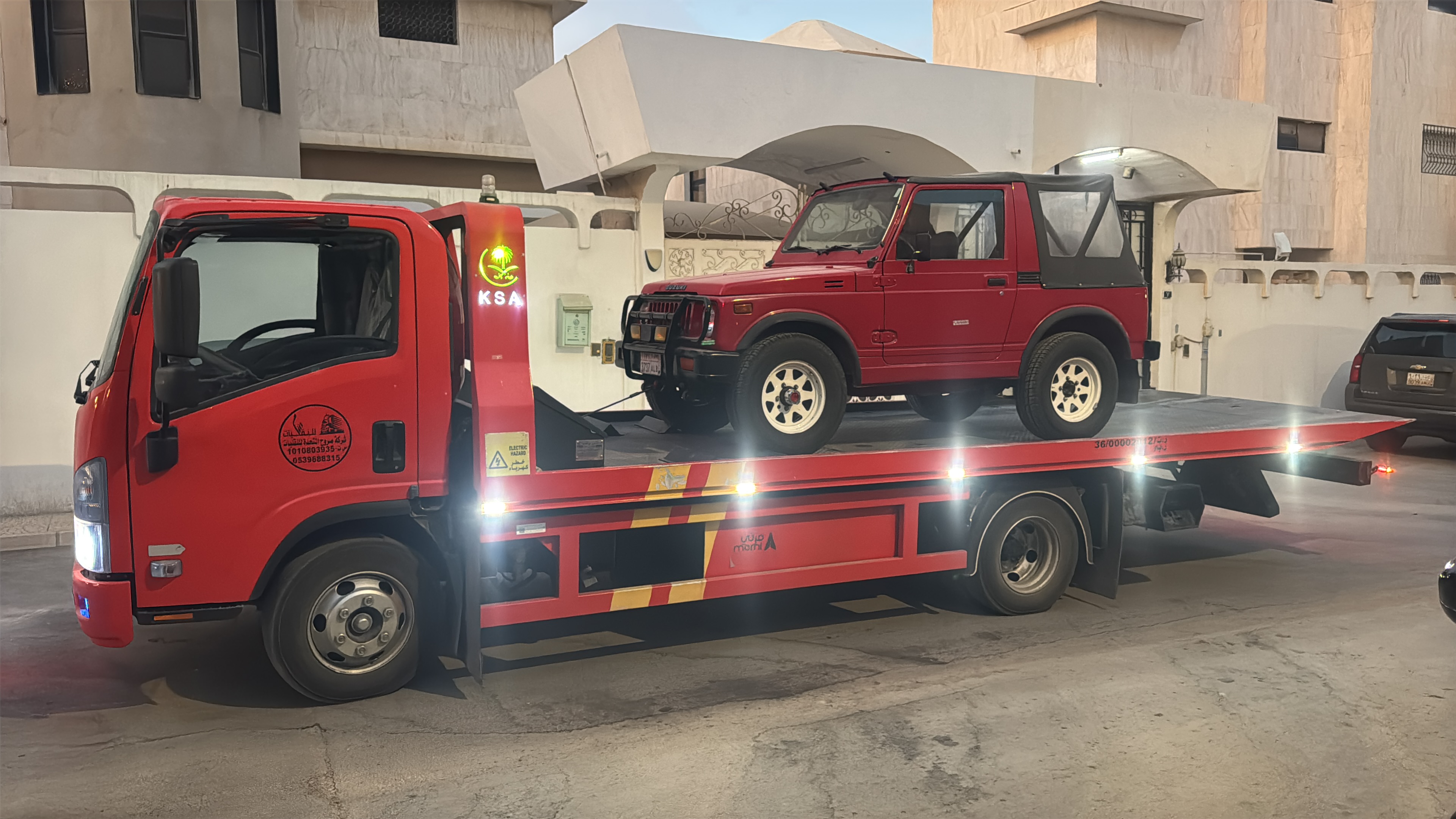 سطحة سطحه هدروليك في الرياض - خدمة نقل سيارات موثوقة