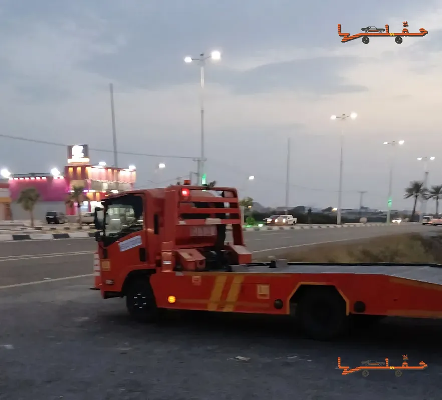 سطحة سطحة لنقل السيارات في الدرب في الدرب - صورة رقم 3